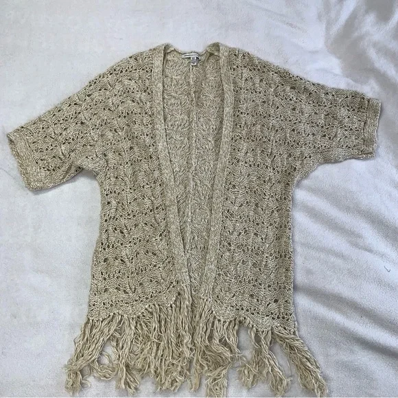 American Eagle EUC Tan Short Sleeve Open Front Crochet Knit Fringe Cardigan XS - Picture 2 of 7
